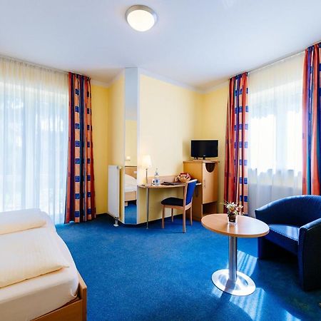 Hotel Graf Lehndorff Zur Messe Munich Exterior photo